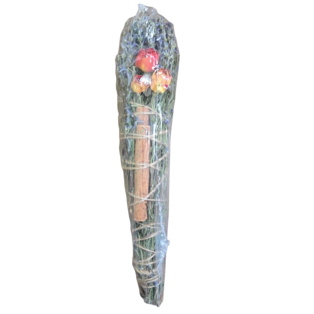 Smudge Kit of Lavander, Rosemary, Cinnamon, with Red and Yellow Roses. 1 Bundle - Picture 2 of 3